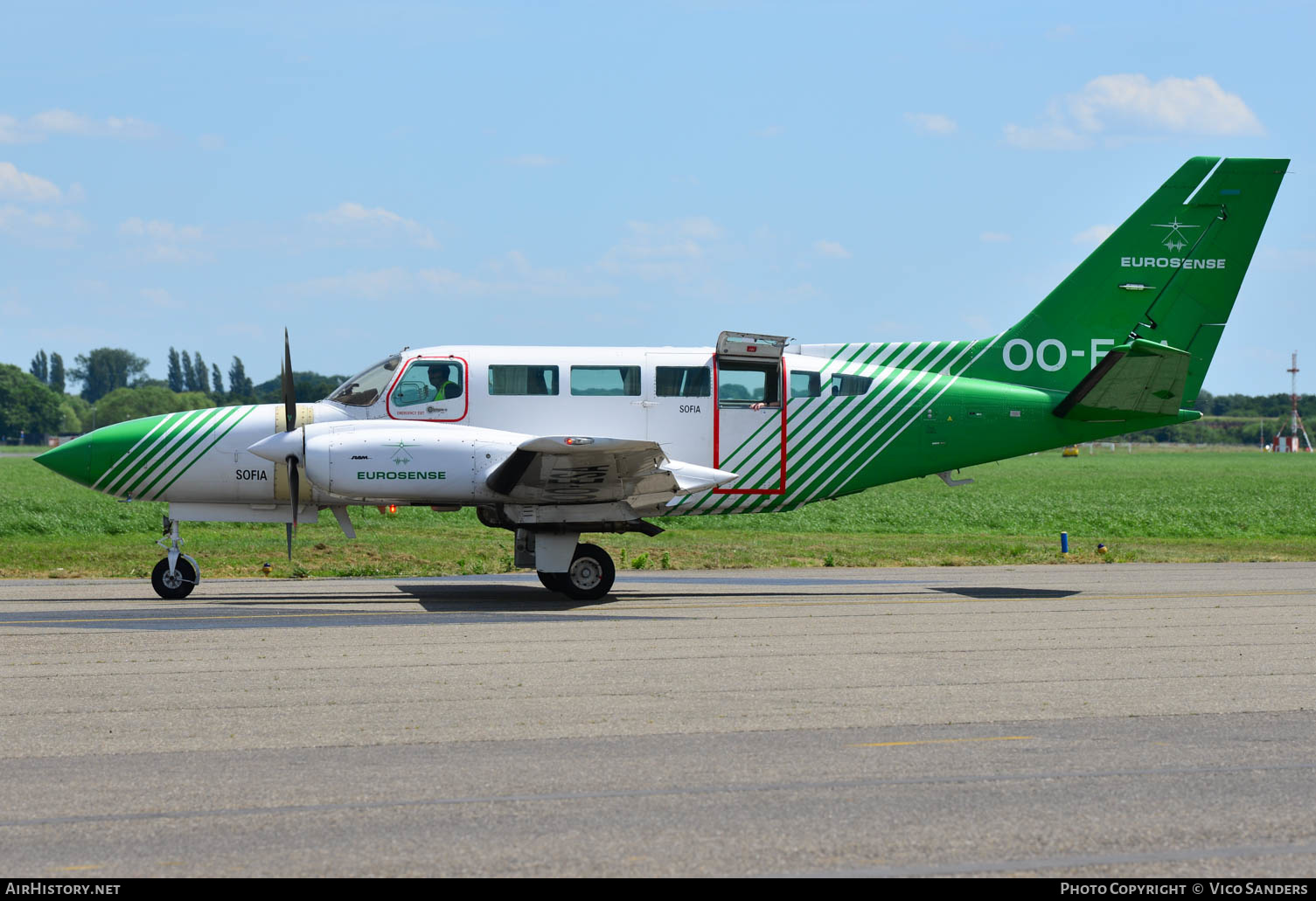Aircraft Photo of OO-ESA | Cessna 404 Titan | Eurosense | AirHistory.net #656106