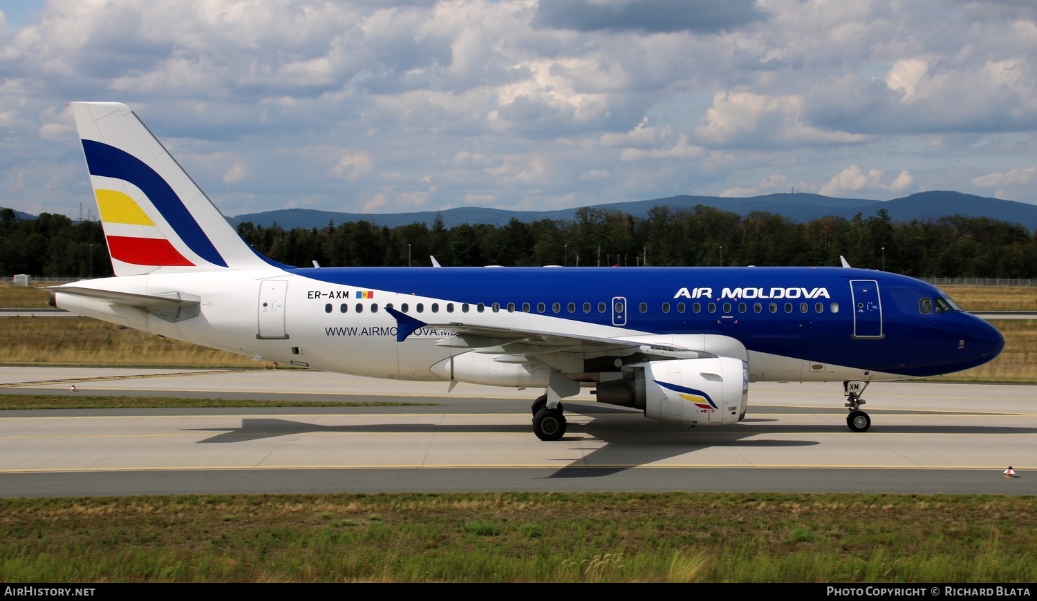 Aircraft Photo of ER-AXM | Airbus A319-112 | Air Moldova | AirHistory.net #656107
