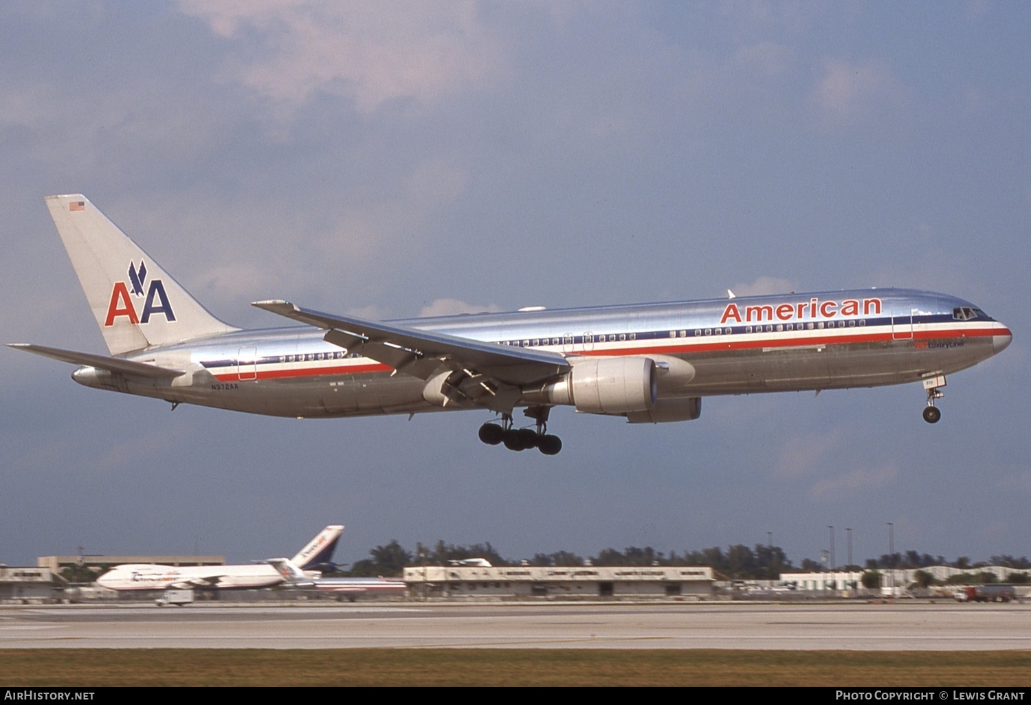 Aircraft Photo of N372AA | Boeing 767-323/ER | American Airlines | AirHistory.net #656192