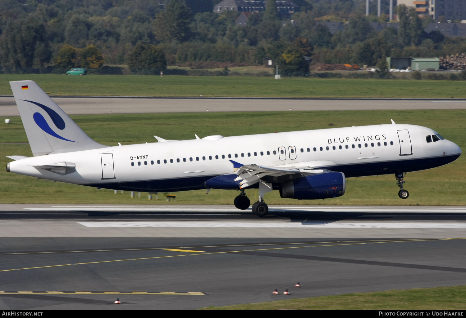 Aircraft Photo of D-ANNF | Airbus A320-232 | Blue Wings | AirHistory.net #656194