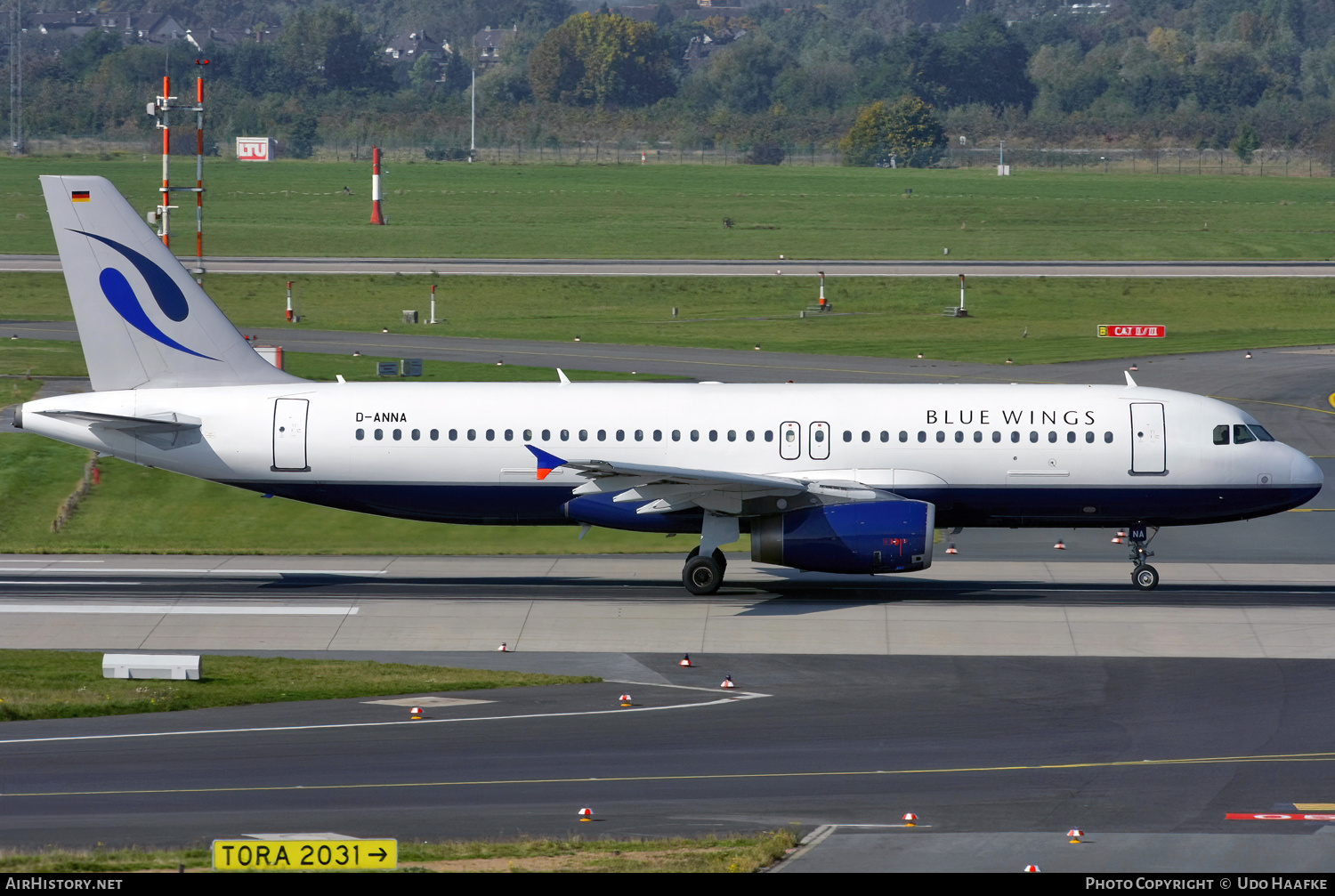 Aircraft Photo of D-ANNA | Airbus A320-232 | Blue Wings | AirHistory.net #656197