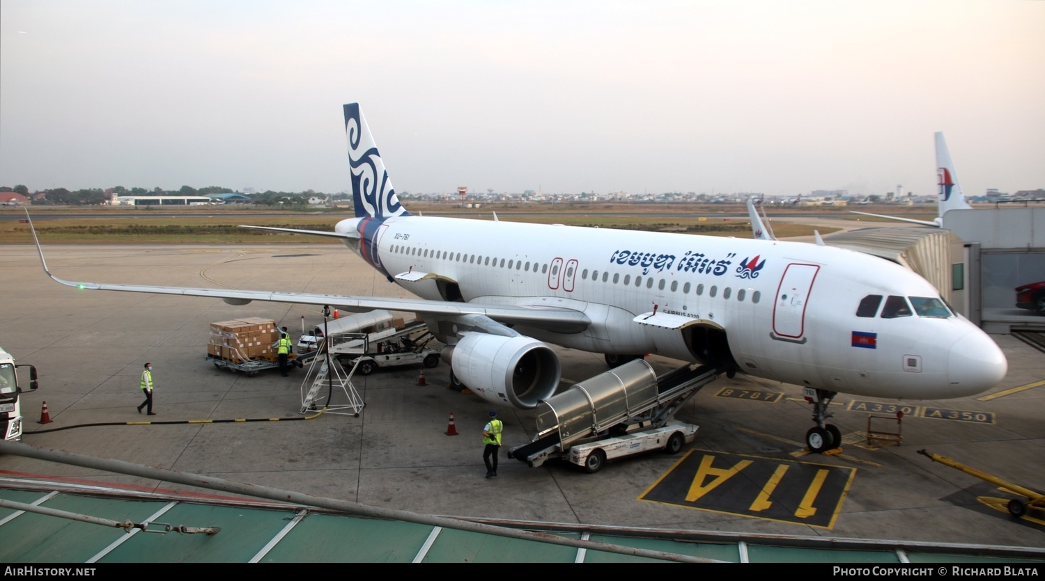 Aircraft Photo of XU-761 | Airbus A320-214 | Cambodia Airways | AirHistory.net #656198