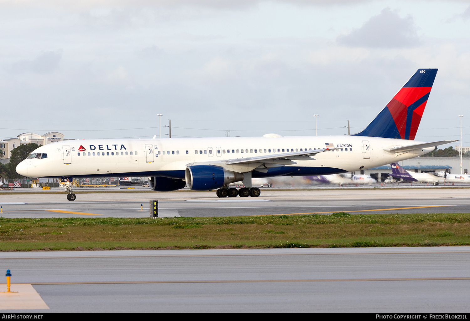 Aircraft Photo of N670DN | Boeing 757-232 | Delta Air Lines | AirHistory.net #656205