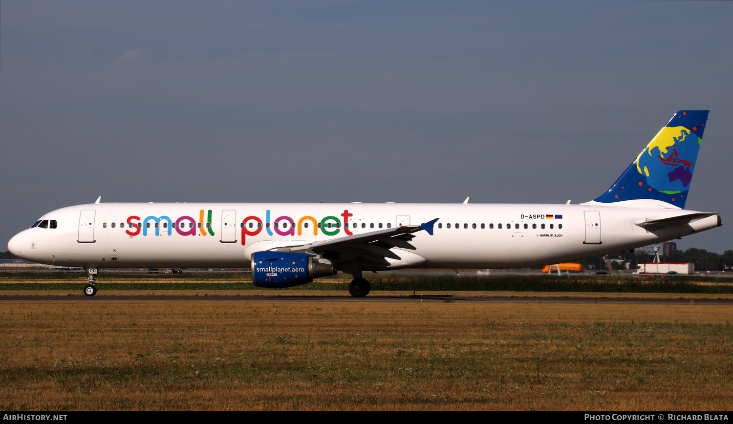 Aircraft Photo of D-ASPD | Airbus A321-211 | Small Planet Airlines | AirHistory.net #656251