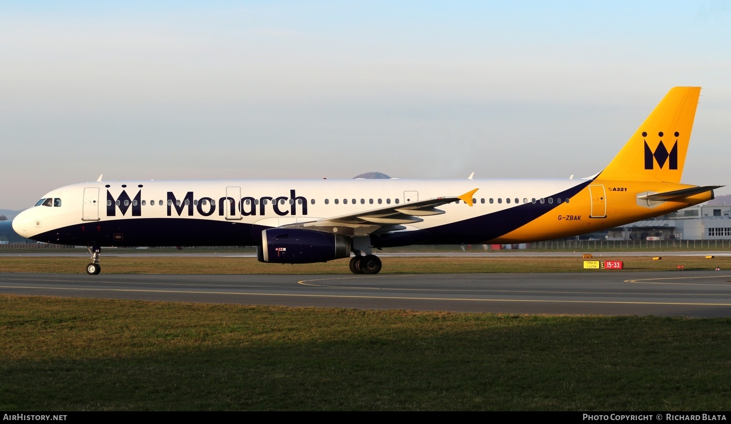 Aircraft Photo of G-ZBAK | Airbus A321-231 | Monarch Airlines | AirHistory.net #656266