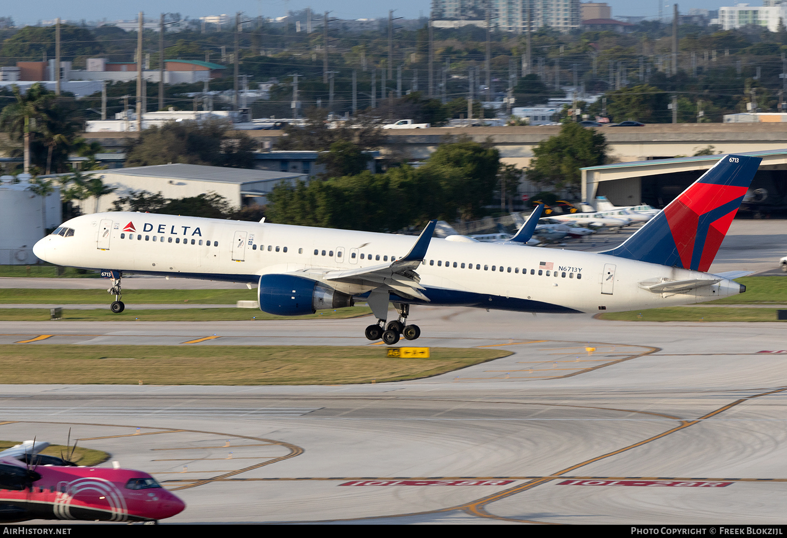 Aircraft Photo of N6713Y | Boeing 757-232 | Delta Air Lines | AirHistory.net #656285