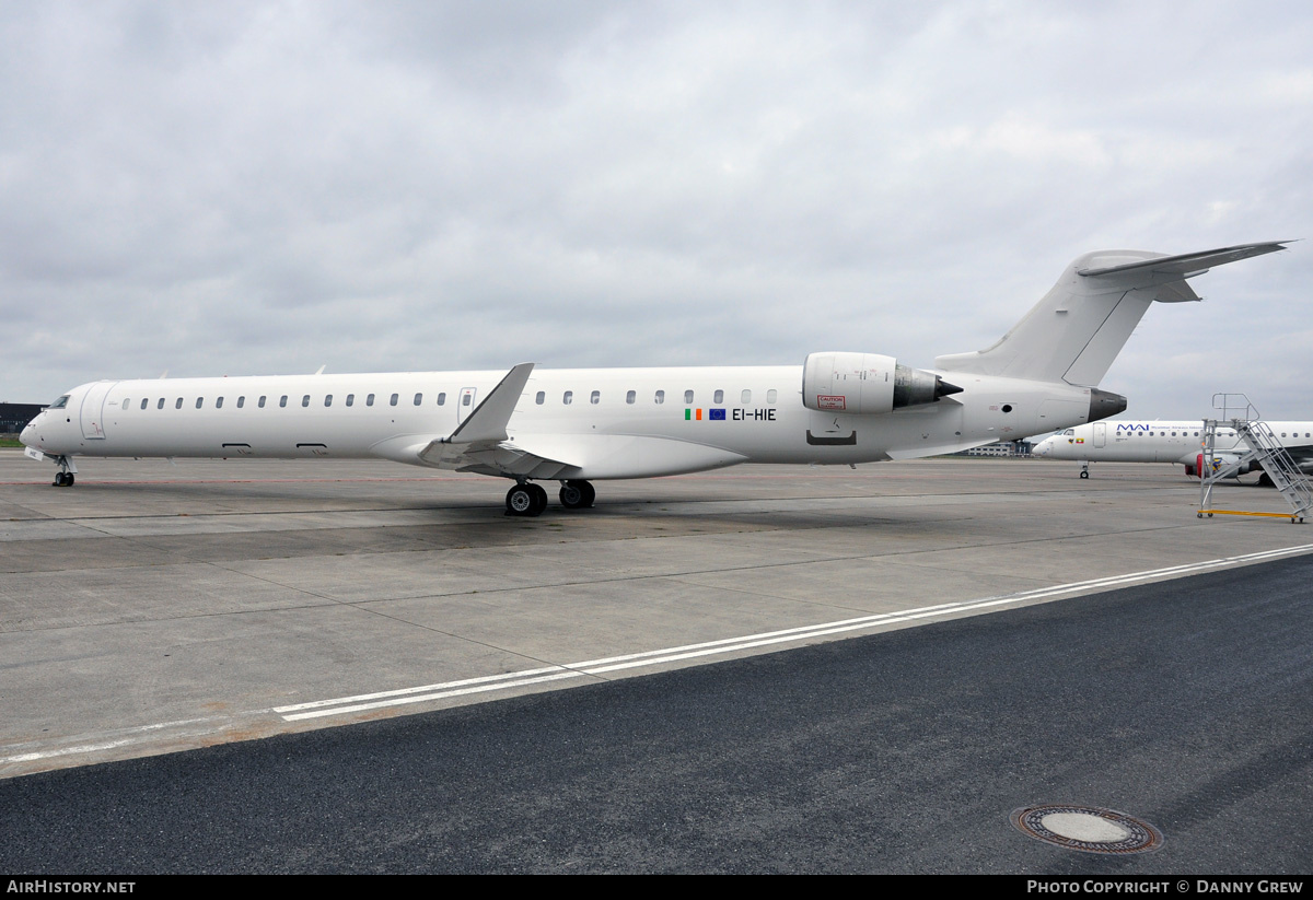 Aircraft Photo of EI-HIE | Bombardier CRJ-1000EL NG (CL-600-2E25) | AirHistory.net #656440