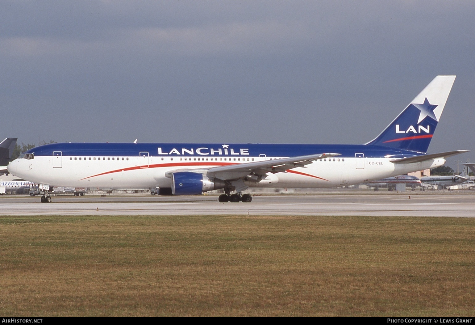 Aircraft Photo of CC-CEL | Boeing 767-3Y0/ER | LAN Chile - Línea Aérea Nacional | AirHistory.net #656519