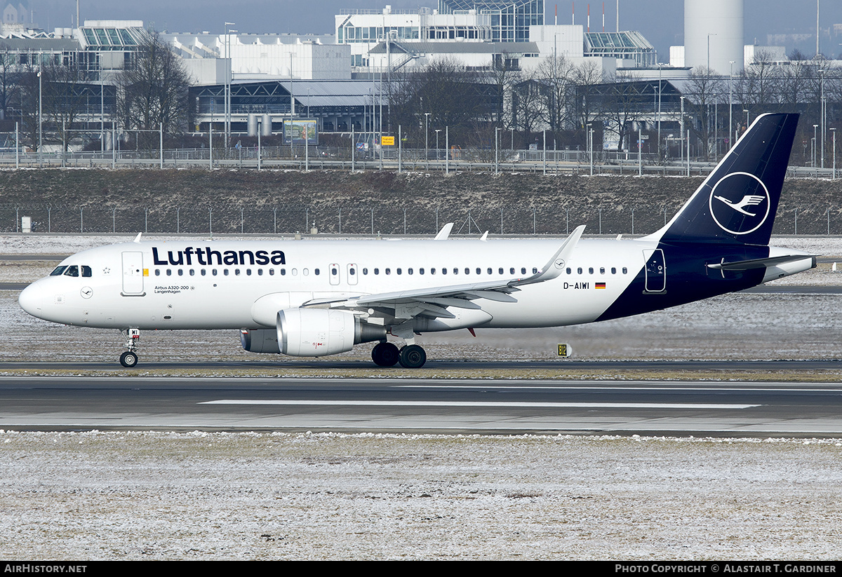 Aircraft Photo of D-AIWI | Airbus A320-214 | Lufthansa | AirHistory.net #656567