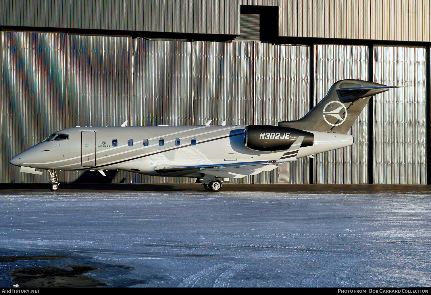 Aircraft Photo of N302JE | Bombardier Challenger 300 (BD-100-1A10) | Jet Edge | AirHistory.net #656637