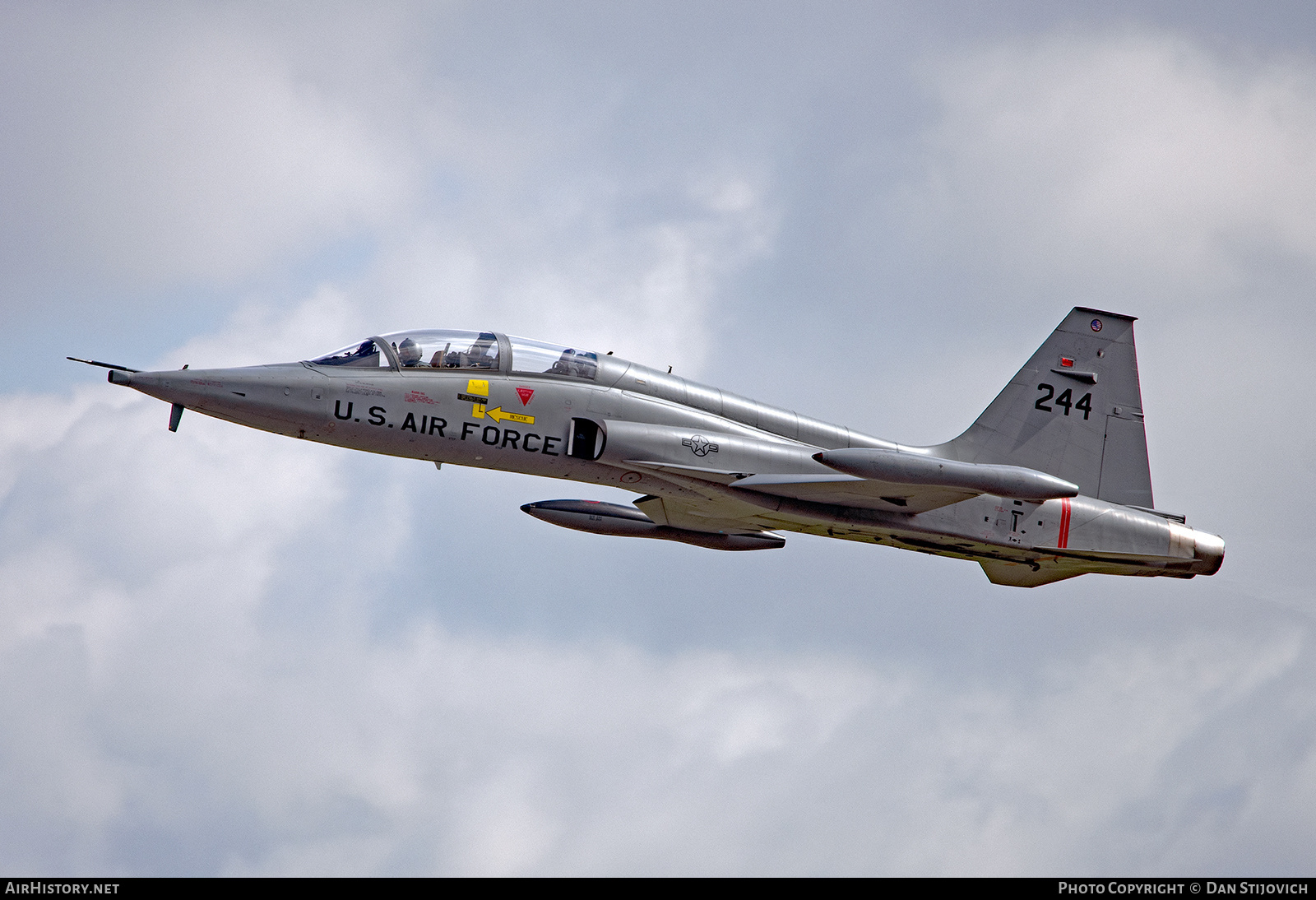 Aircraft Photo of N991SC | Northrop F-5B Freedom Fighter | USA - Air Force | AirHistory.net #656874