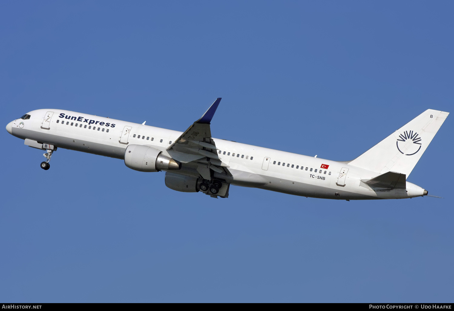 Aircraft Photo of TC-SNB | Boeing 757-2Q8 | SunExpress | AirHistory.net #656927