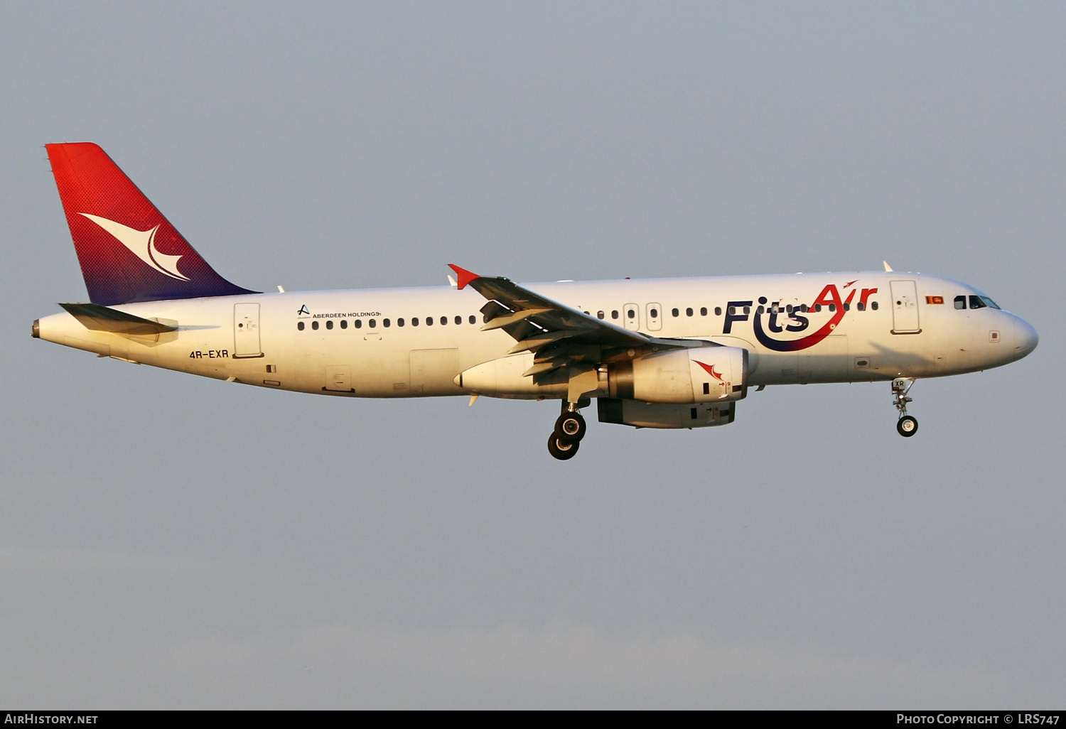 Aircraft Photo of 4R-EXR | Airbus A320-232 | FitsAir | AirHistory.net #657040