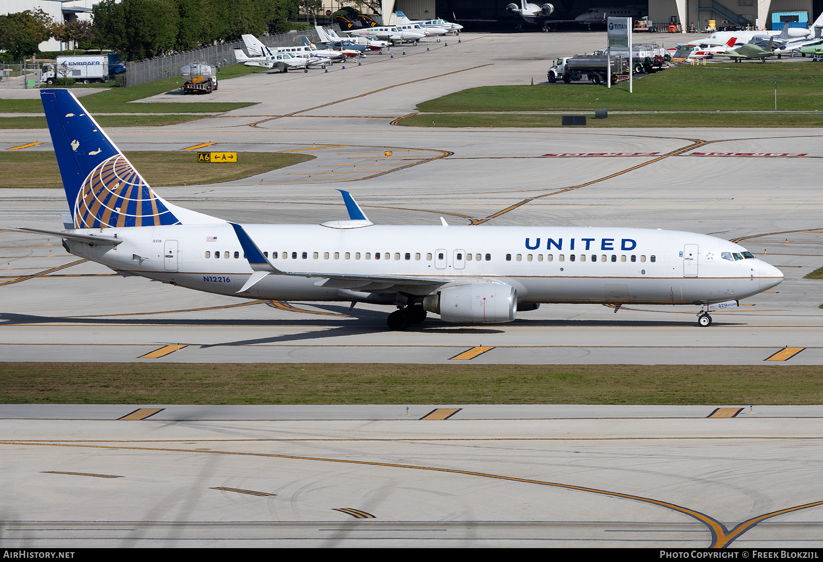 Aircraft Photo of N12216 | Boeing 737-824 | United Airlines | AirHistory.net #657106