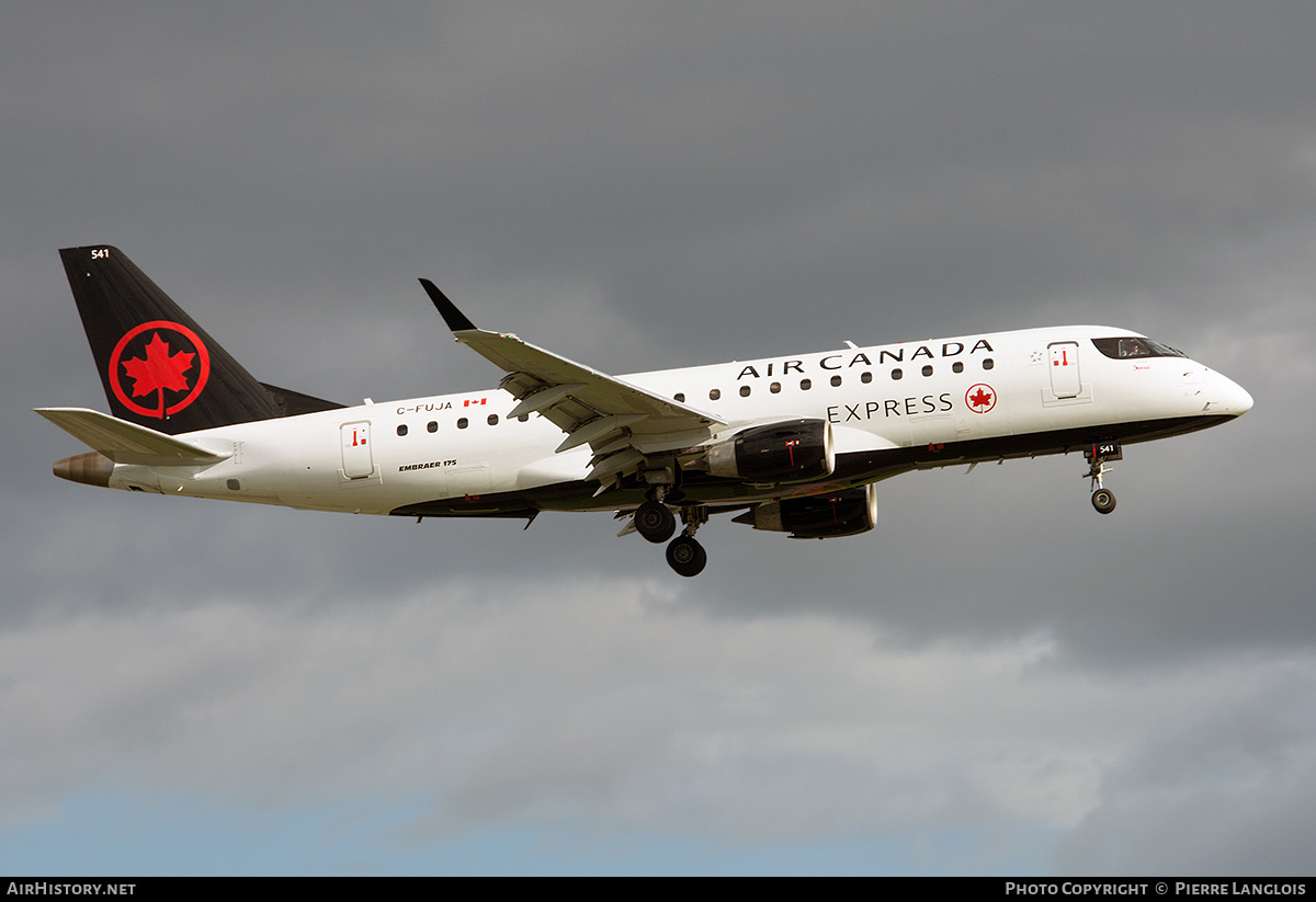 Aircraft Photo of C-FUJA | Embraer 175SU (ERJ-170-200SU) | Air Canada Express | AirHistory.net #657147