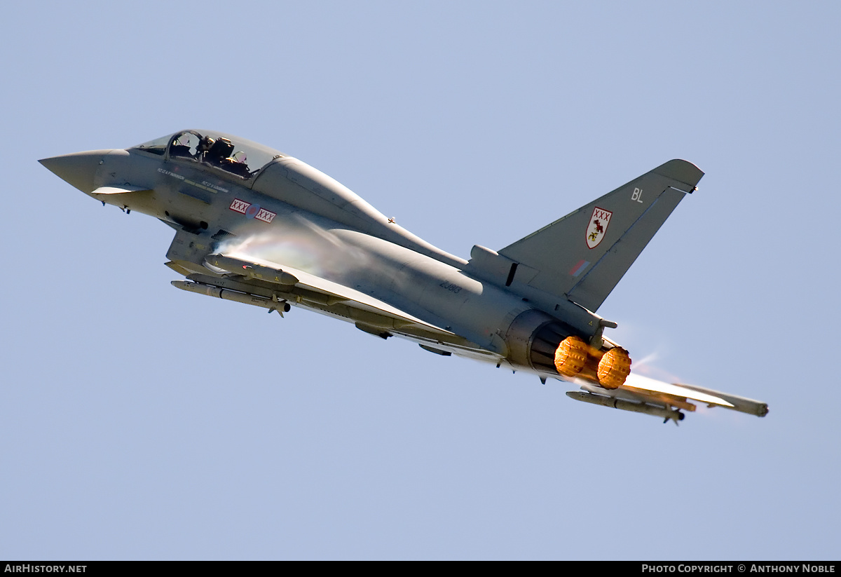 Aircraft Photo of ZJ813 | Eurofighter EF-2000 Typhoon T1 | UK - Air Force | AirHistory.net #657173