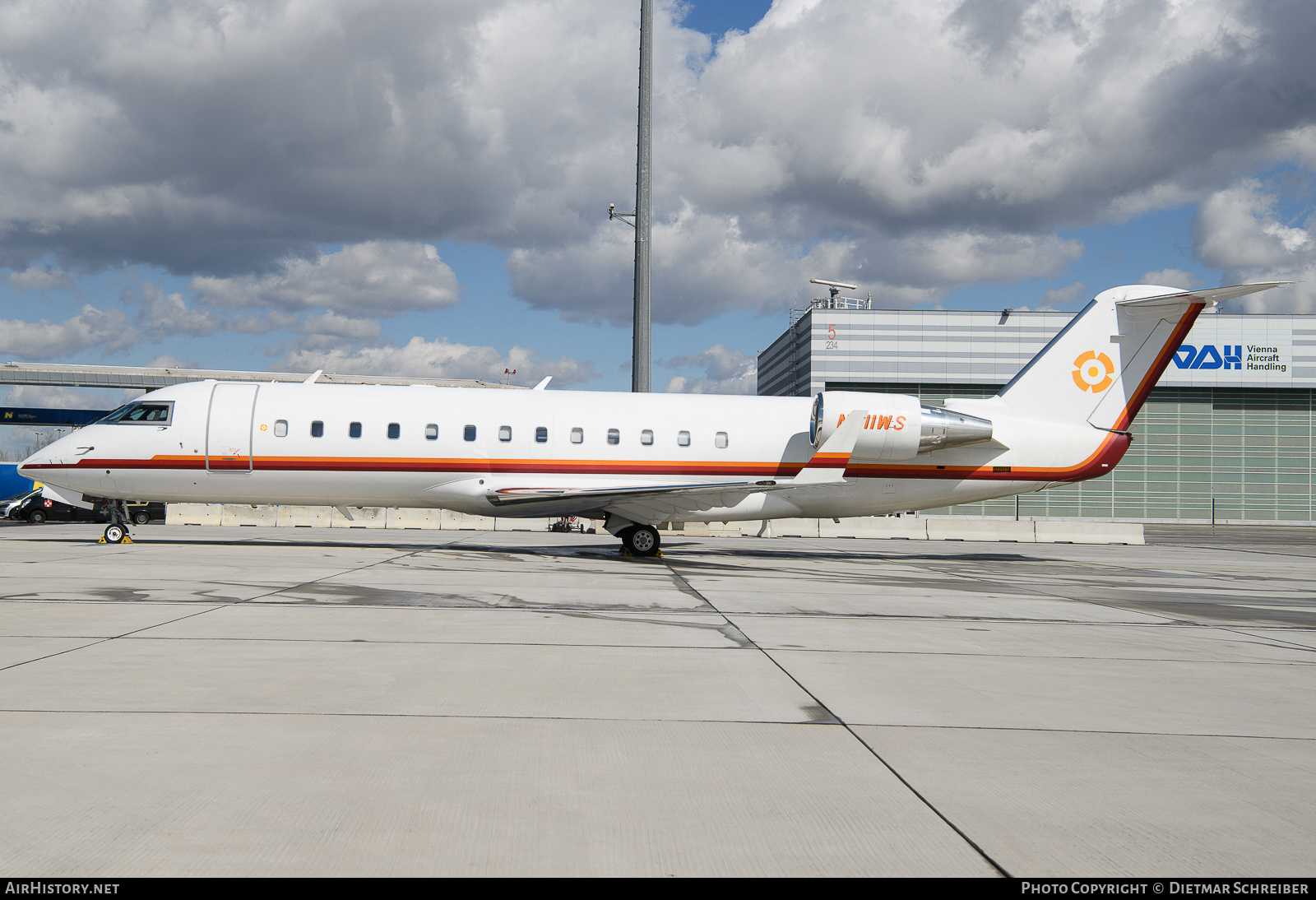 Aircraft Photo of N711WS | Bombardier Challenger 800 (CRJ-100SE/CL-600-2B19) | AirHistory.net #657184