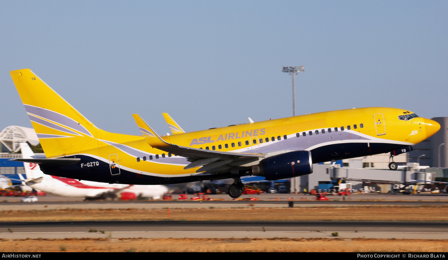 Aircraft Photo of F-GZTQ | Boeing 737-73S | ASL Airlines | AirHistory.net #657231