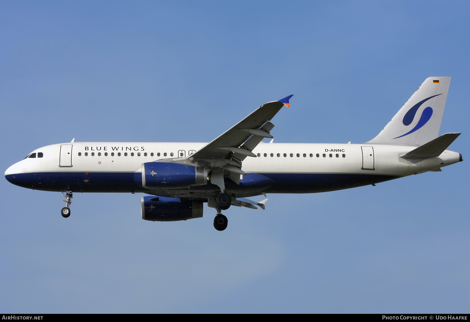 Aircraft Photo of D-ANNC | Airbus A320-232 | Blue Wings | AirHistory.net #657295