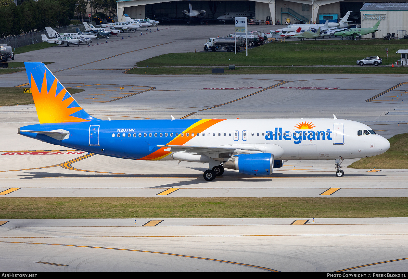 Aircraft Photo of N287NV | Airbus A320-214 | Allegiant Air | AirHistory.net #657301