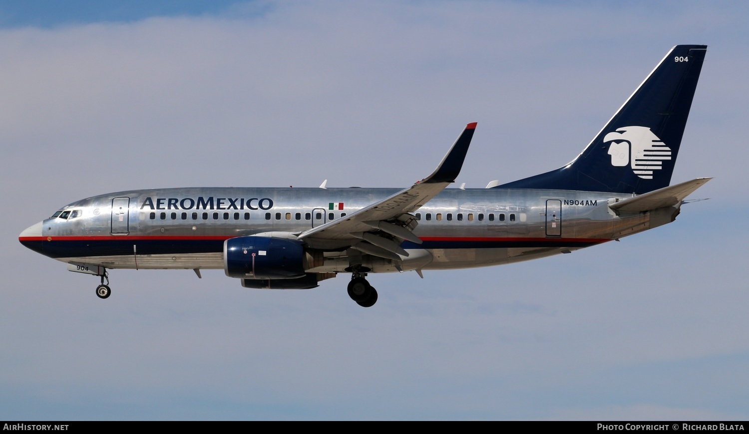 Aircraft Photo of N904AM | Boeing 737-752 | AeroMéxico | AirHistory.net #657493