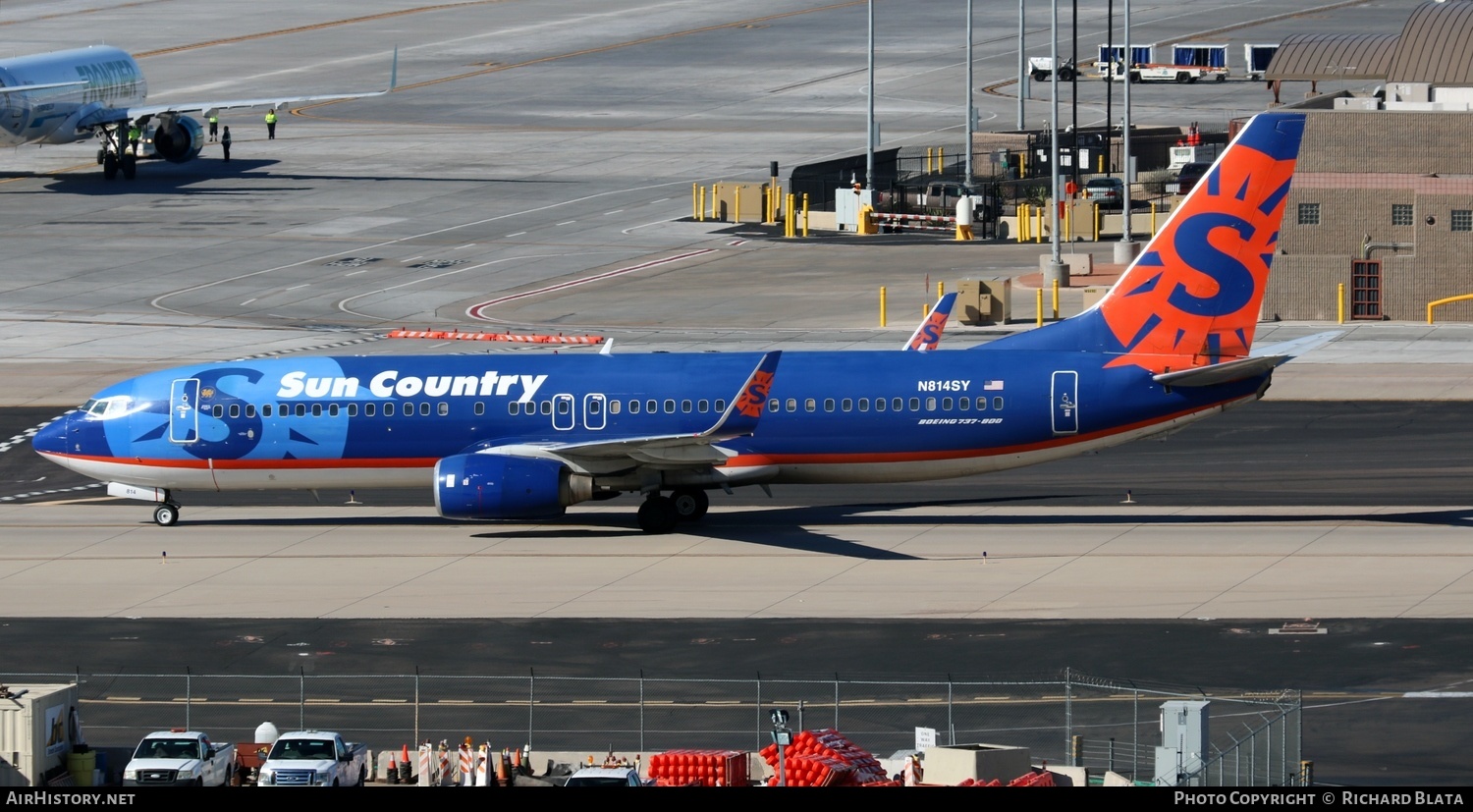 Aircraft Photo of N814SY | Boeing 737-8BK | Sun Country Airlines | AirHistory.net #657502