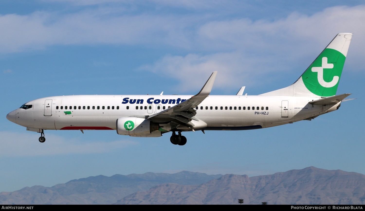 Aircraft Photo of PH-HZJ | Boeing 737-8K2 | Sun Country Airlines | AirHistory.net #657570