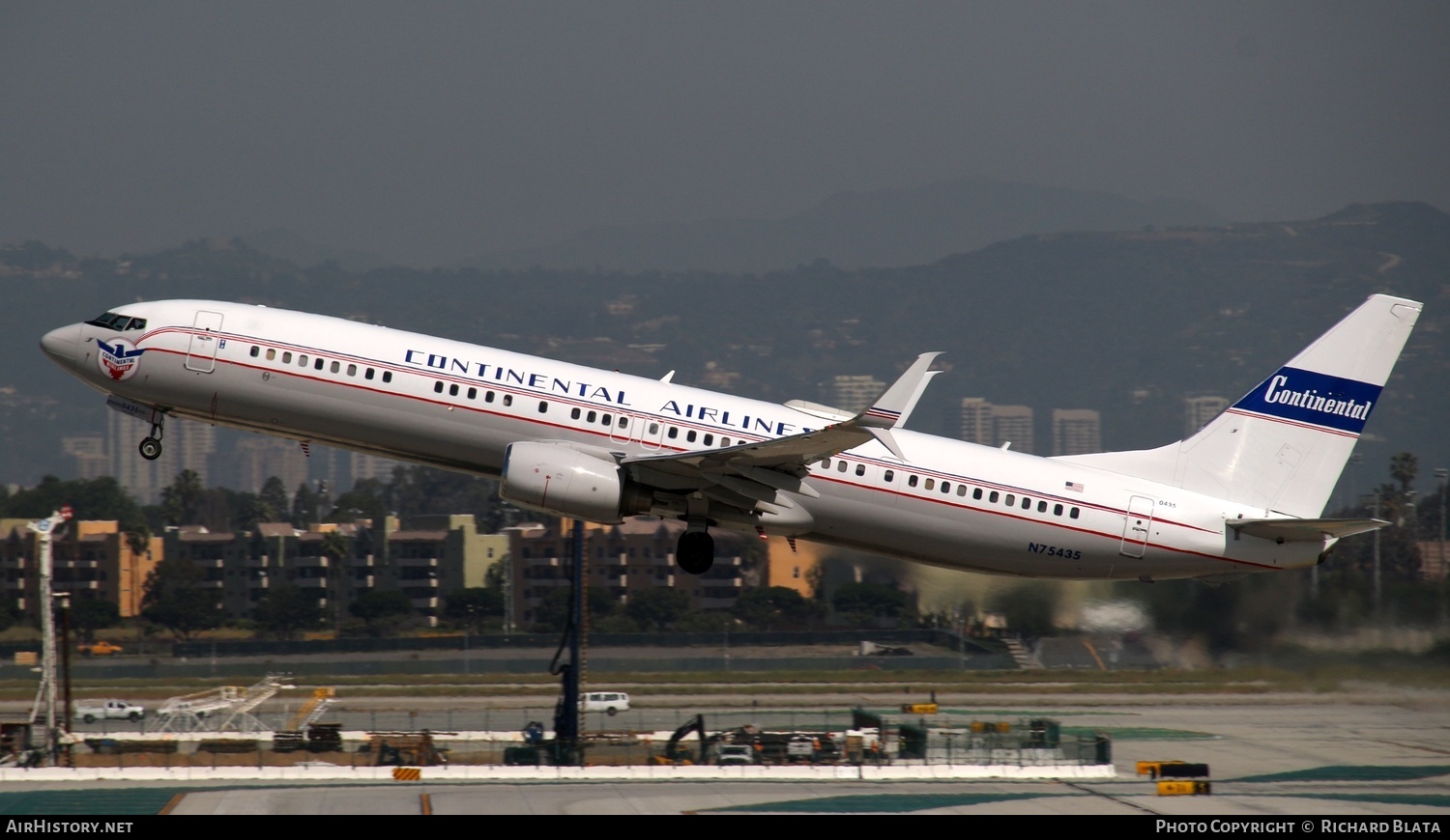 Aircraft Photo of N75435 | Boeing 737-924/ER | United Airlines | Continental Airlines | AirHistory.net #657591