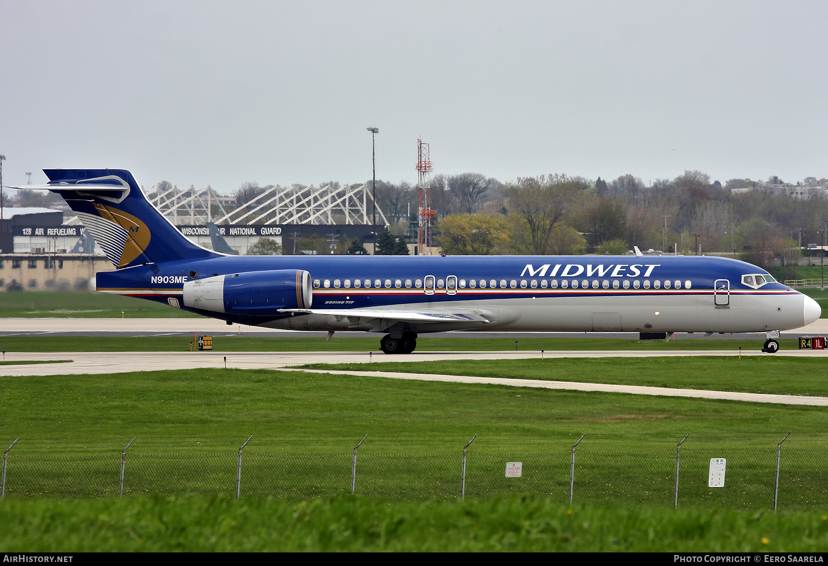 Aircraft Photo of N903ME | Boeing 717-2BL | Midwest Airlines | AirHistory.net #657643