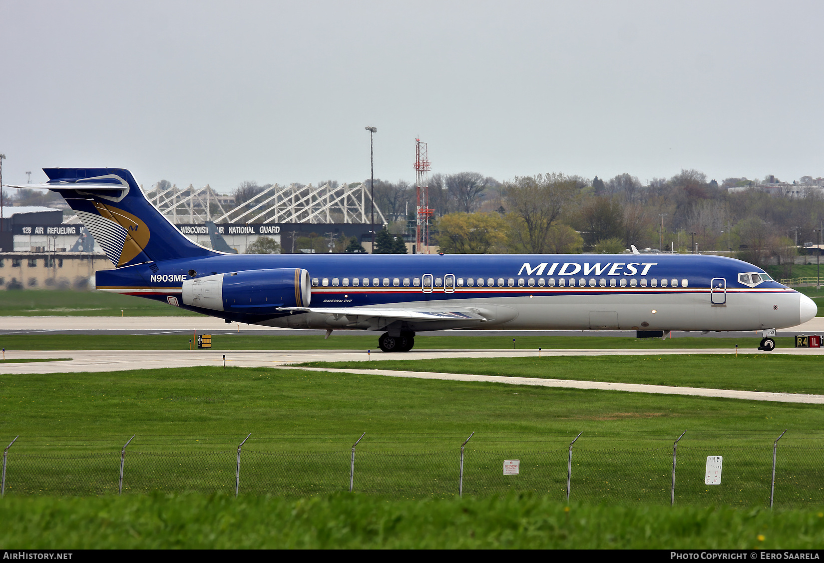 Aircraft Photo of N903ME | Boeing 717-2BL | Midwest Airlines | AirHistory.net #657643