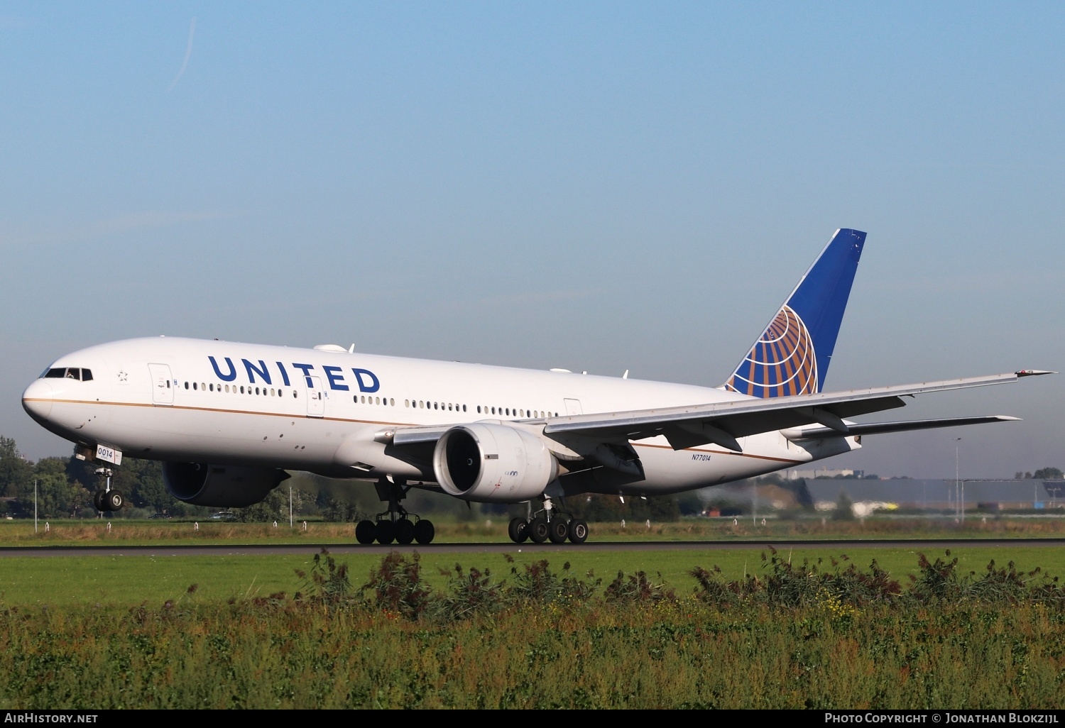 Aircraft Photo of N77014 | Boeing 777-224/ER | United Airlines | AirHistory.net #657657
