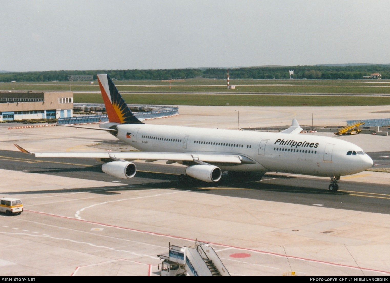 Aircraft Photo of F-OHPF | Airbus A340-211 | Philippine Airlines | AirHistory.net #657734