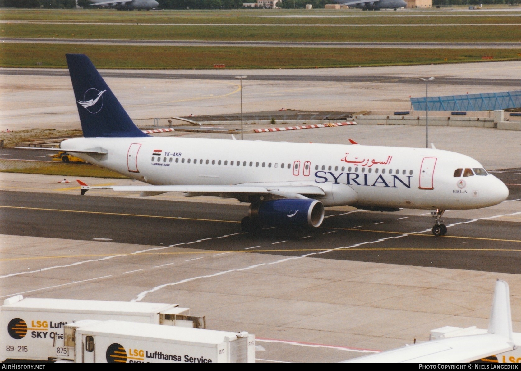 Aircraft Photo of YK-AKB | Airbus A320-232 | Syrian Air | AirHistory.net #657735