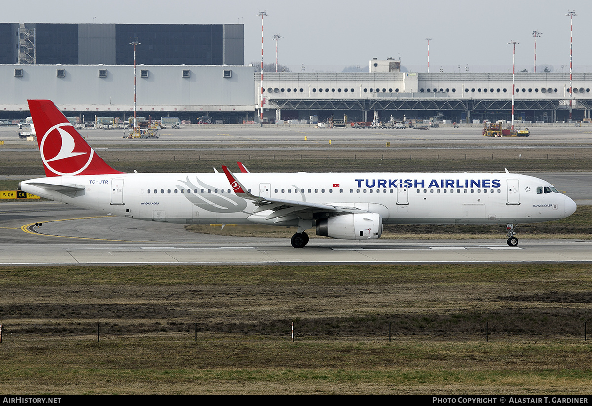 Aircraft Photo of TC-JTR | Airbus A321-231 | Turkish Airlines | AirHistory.net #657823