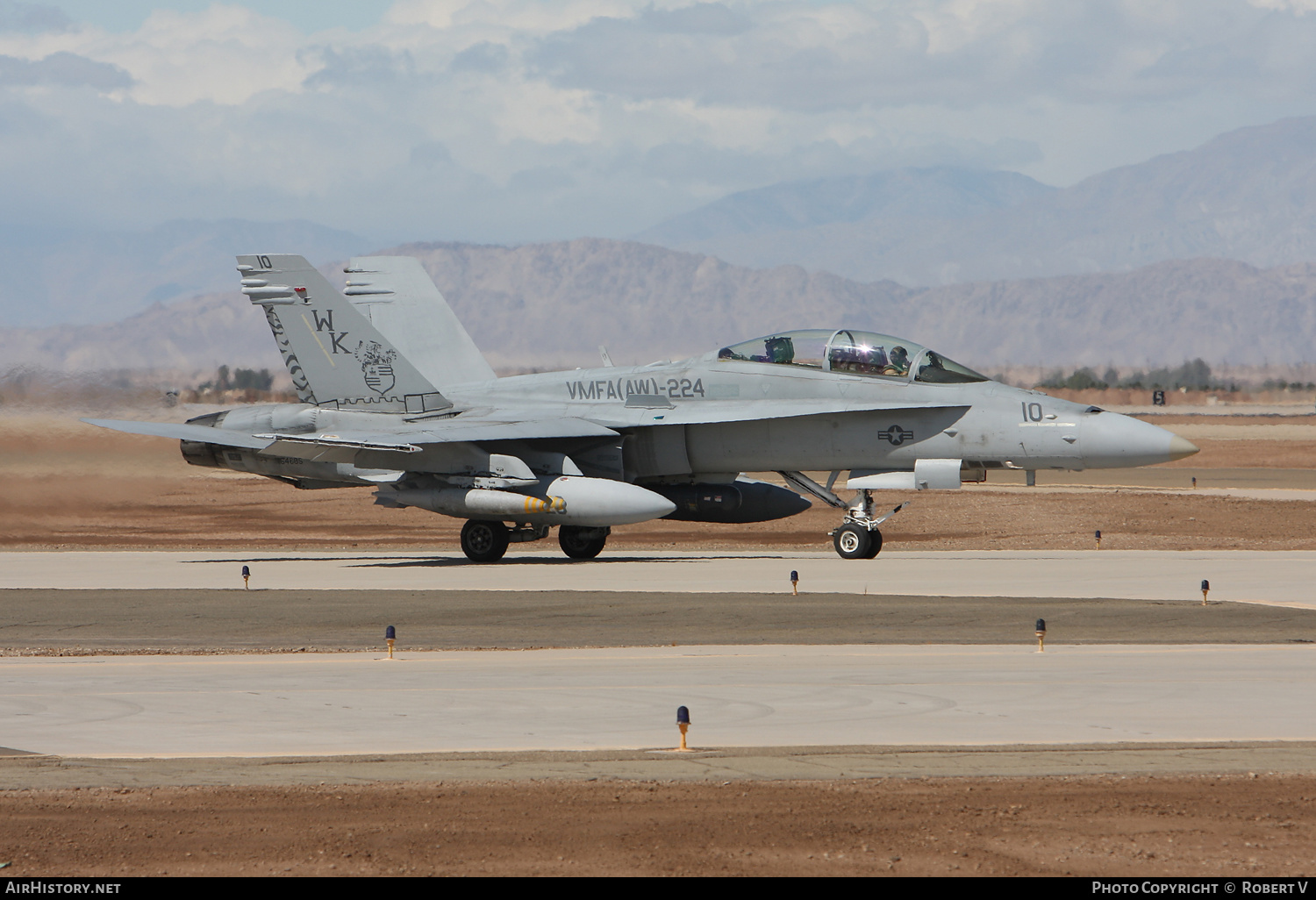 Aircraft Photo of 164685 | McDonnell Douglas F/A-18D Hornet | USA - Marines | AirHistory.net #657827