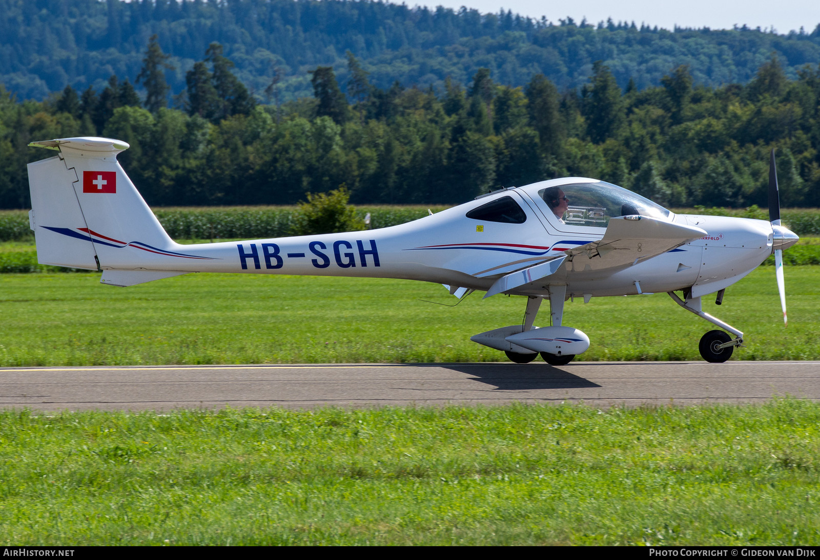Aircraft Photo of HB-SGH | Diamond DA20C-1 Eclipse | Fliegerschule Birrfeld | AirHistory.net #657953