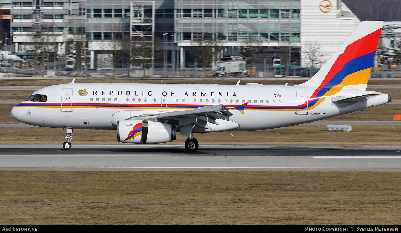 Aircraft Photo of 701 | Airbus ACJ319 (A319-132/CJ) | Armenia - Air Force | AirHistory.net #657961