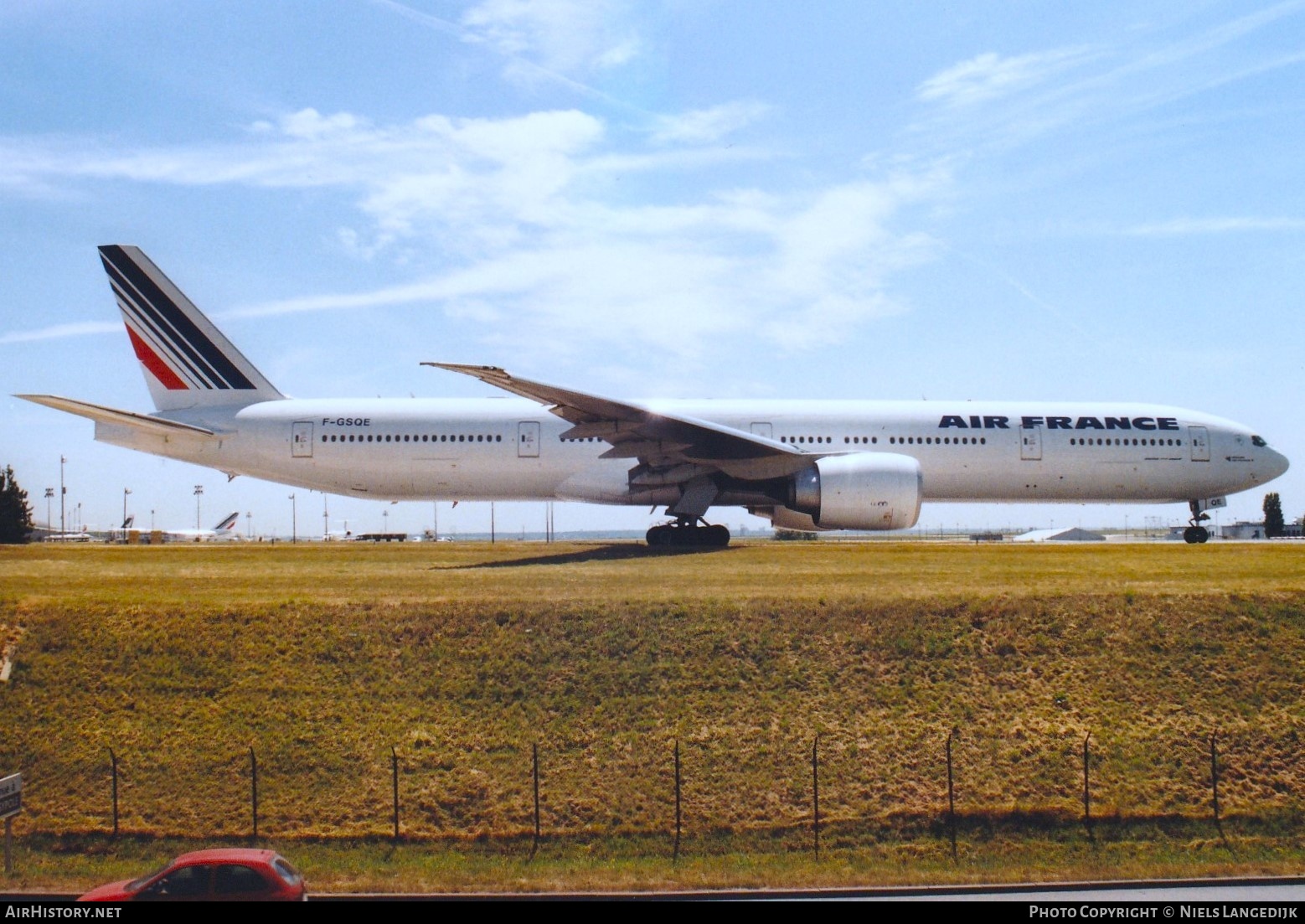 Aircraft Photo of F-GSQE | Boeing 777-328/ER | Air France | AirHistory.net #658089