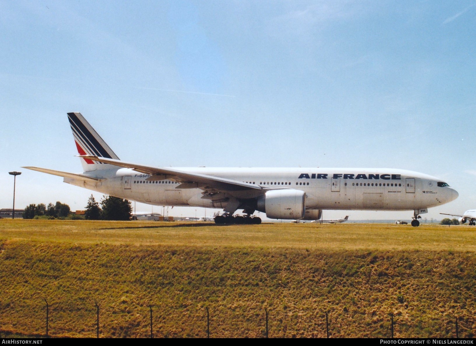 Aircraft Photo of F-GSPH | Boeing 777-228/ER | Air France | AirHistory.net #658098