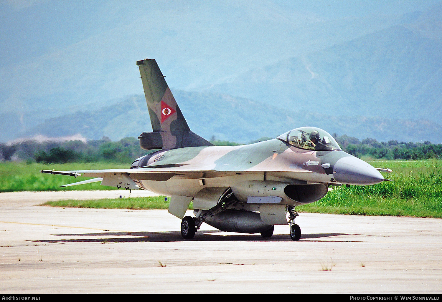 Aircraft Photo of 0051 | General Dynamics F-16A Fighting Falcon | Venezuela - Air Force | AirHistory.net #658109