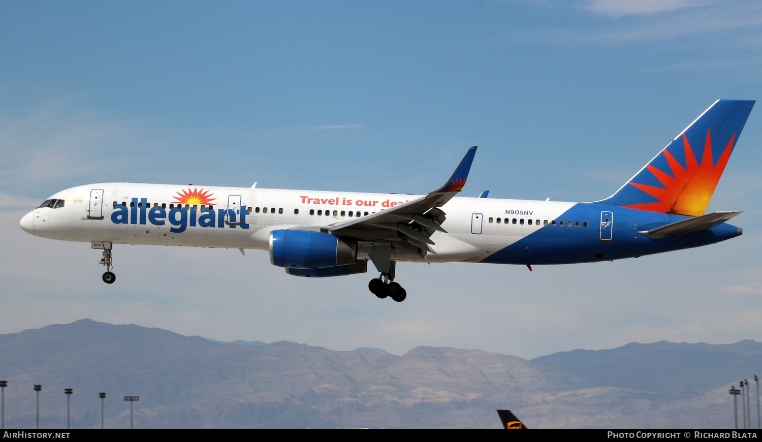 Aircraft Photo of N905NV | Boeing 757-204 | Allegiant Air | AirHistory.net #658130