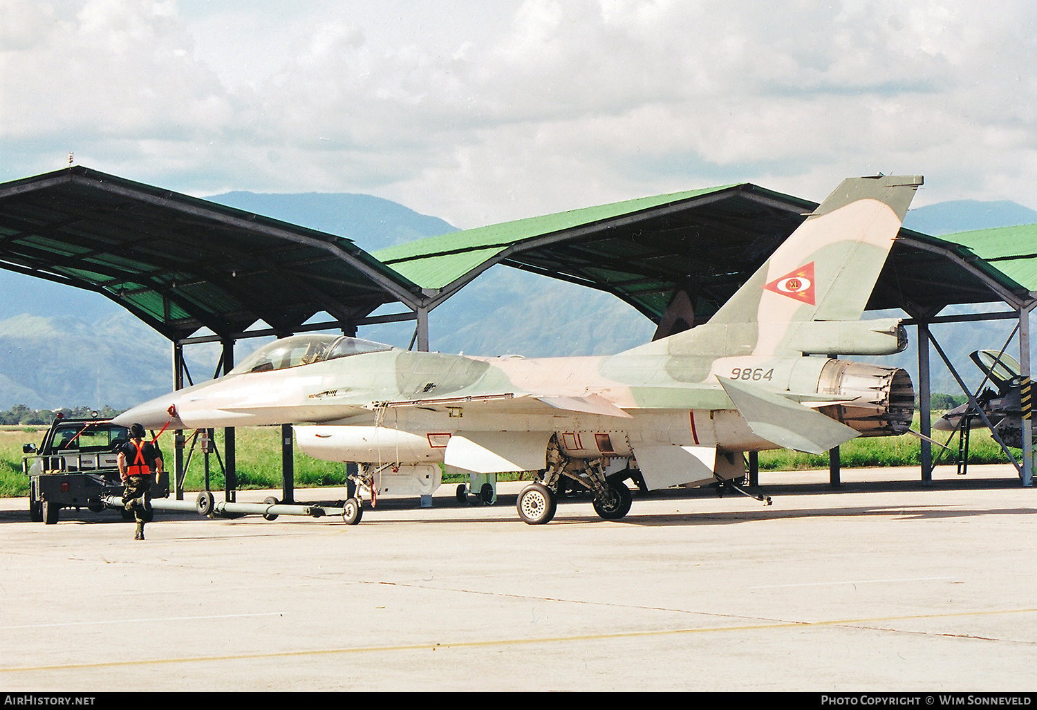 Aircraft Photo of 9864 | General Dynamics F-16A Fighting Falcon | Venezuela - Air Force | AirHistory.net #658177