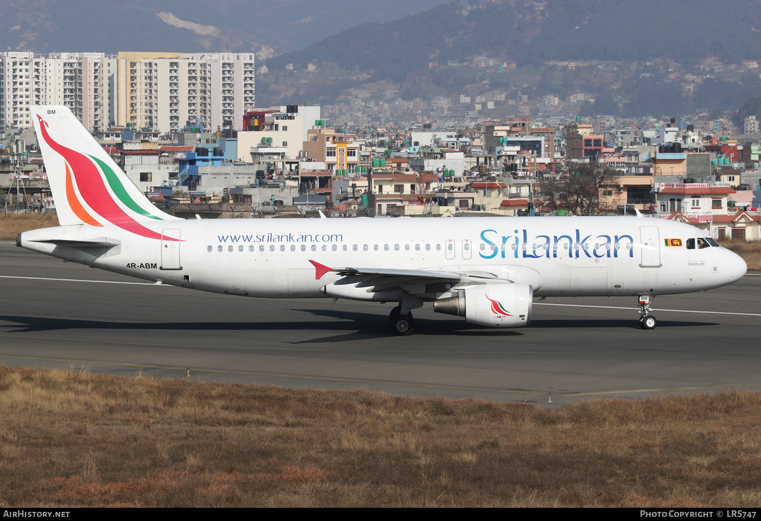 Aircraft Photo of 4R-ABM | Airbus A320-214 | SriLankan Airlines | AirHistory.net #658219