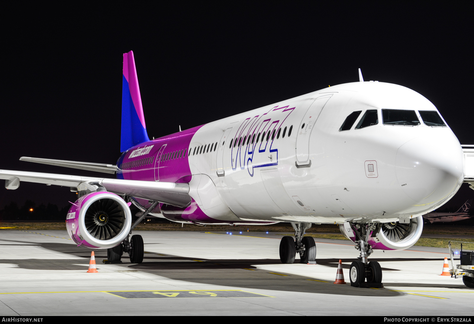 Aircraft Photo of HA-LXY | Airbus A321-231 | Wizz Air | AirHistory.net #658357