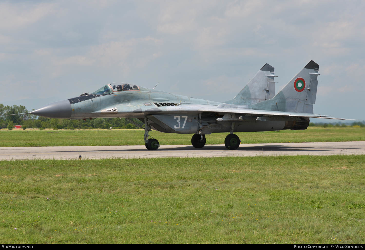 Aircraft Photo of 37 | Mikoyan-Gurevich MiG-29A (9-12A) | Bulgaria - Air Force | AirHistory.net #658428