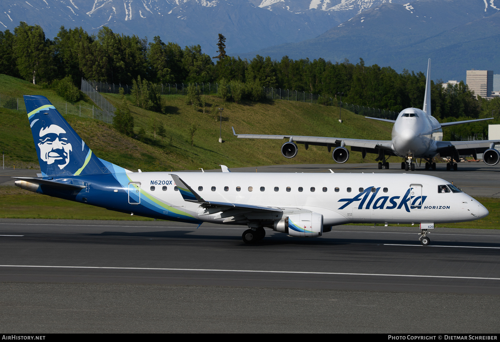 Aircraft Photo of N620QX | Embraer 175LR (ERJ-170-200LR) | Alaska Airlines | AirHistory.net #658470