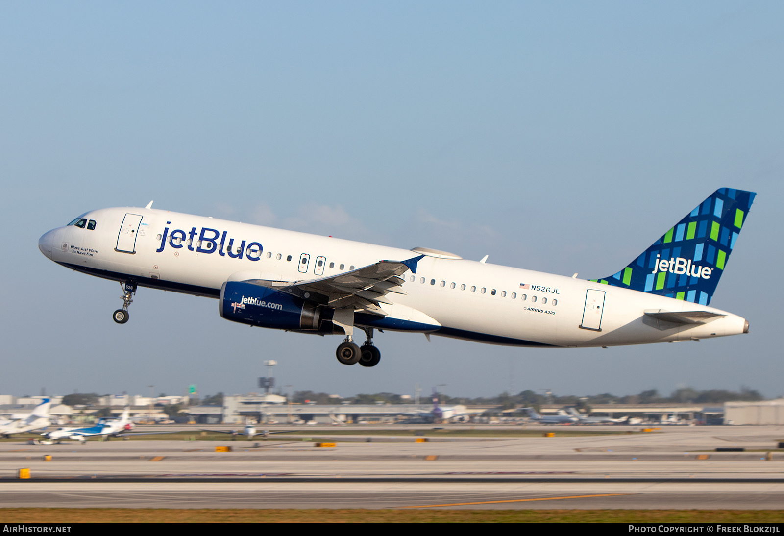Aircraft Photo of N526JL | Airbus A320-232 | JetBlue Airways | AirHistory.net #658512