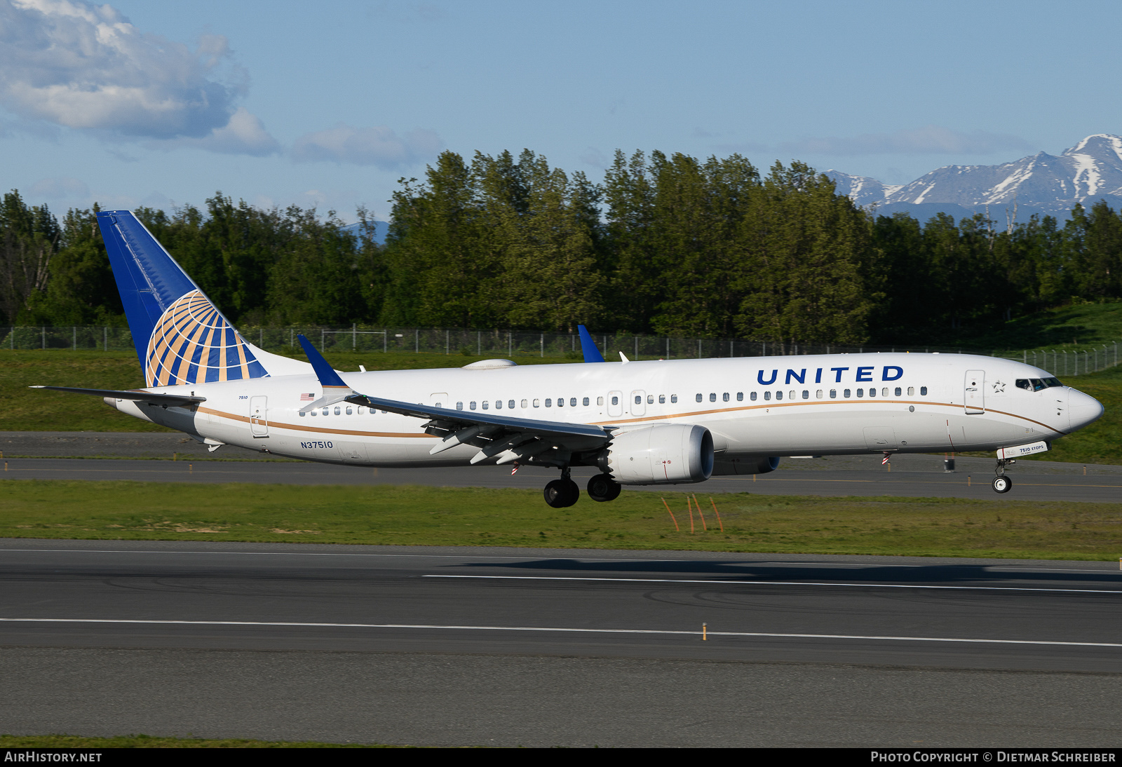 Aircraft Photo of N37510 | Boeing 737-9 Max 9 | United Airlines | AirHistory.net #658514