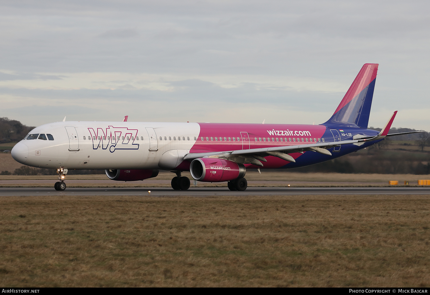 Aircraft Photo of HA-LXR | Airbus A321-231 | Wizz Air | AirHistory.net #658563