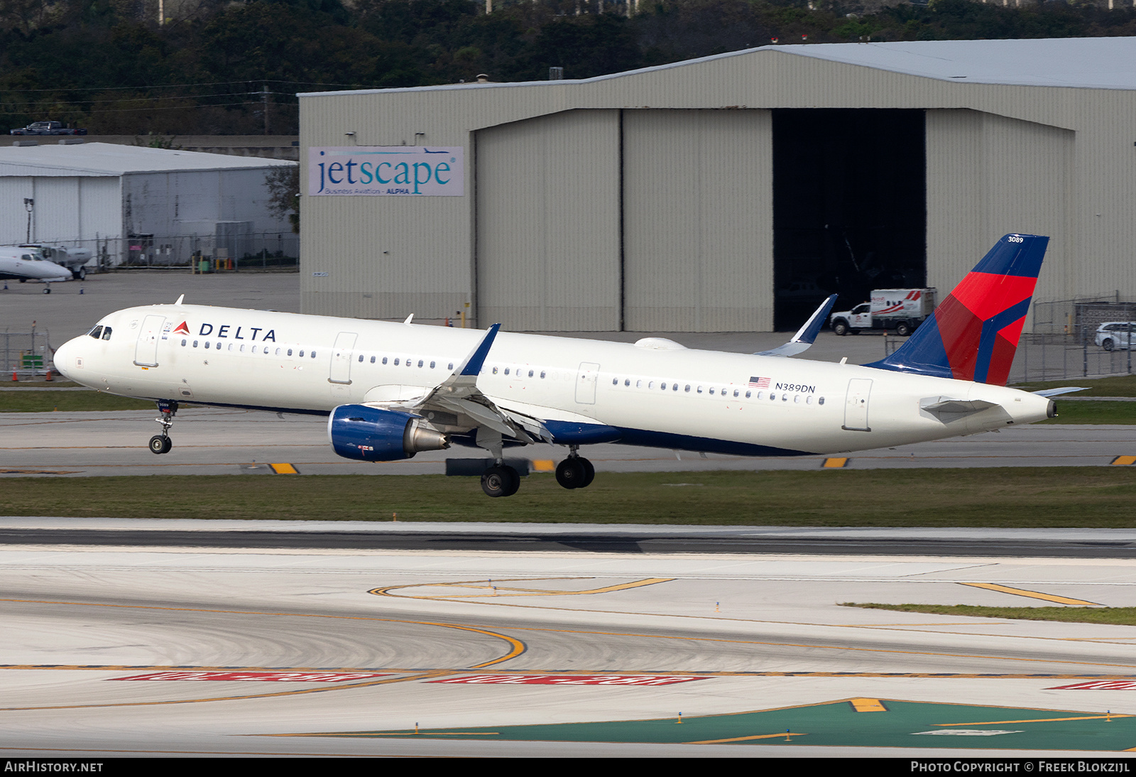 Aircraft Photo of N389DN | Airbus A321-211 | Delta Air Lines | AirHistory.net #658603